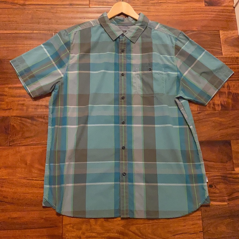 The north face - short sleeve button down men’s